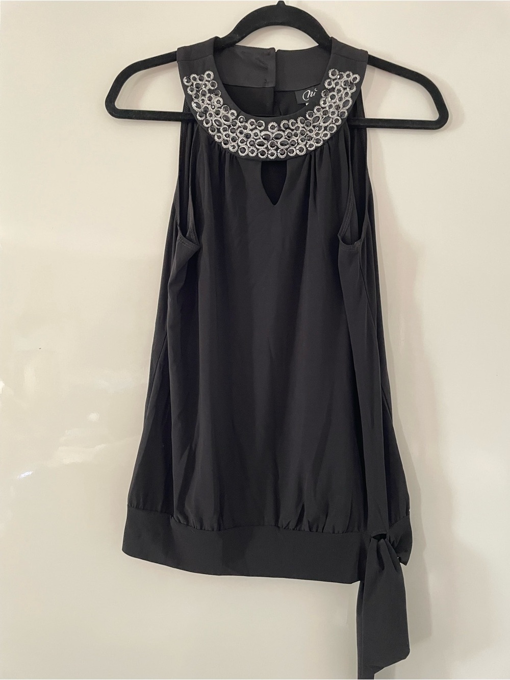 chic Black Sleeveless Halter Tank with Jeweled Collar